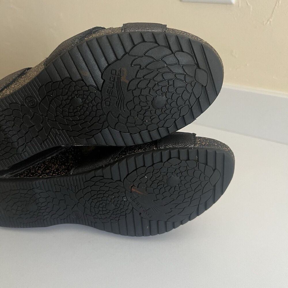 Dansko Women’s Susie Wedge Sandals Size 39 8.5/9 Leather Graphite Metallic Suede - Picture 8 of 9